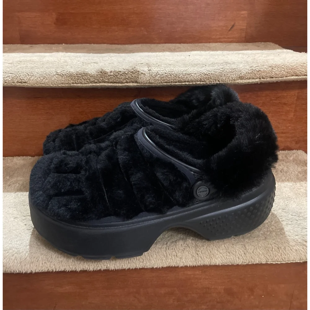 NWOT Crocs Stomp Quilted Black Faux Fur Lined Platform Mules & Clogs Men Size 12
